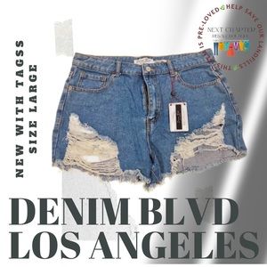 NWT Denim Blvd Los Angeles shorts. Size L